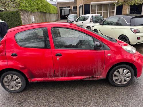 Peugeot 107 1.0-12V XR, Auto's, Peugeot, Bedrijf, Te koop, Benzine, Euro 4, A, Hatchback, Handgeschakeld, Geïmporteerd, Rood, Voorwielaandrijving