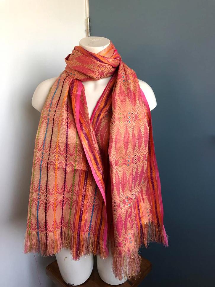 Speciale roze oranje koper sjaal, Kleding | Dames, Mutsen, Sjaals en Handschoenen, Zo goed als nieuw, Sjaal, Ophalen of Verzenden