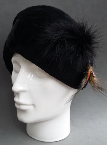 Omstreeks 1950 Vintage Dames Cloche Hoed Art Deco Stijl beschikbaar voor biedingen