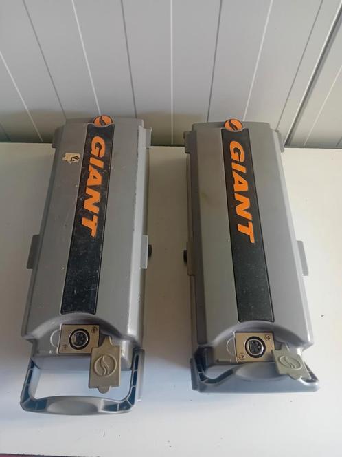 2 stuks defecte fiets accu Giant Twist 26volt, Fietsen en Brommers, Fietsaccessoires | Fietsaccu's, Gebruikt, Ophalen of Verzenden
