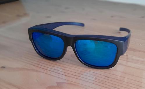Overzet Zonnebril kind (11 tm 13 jaar), Kinderen en Baby's, Kindermode-accessoires, Zo goed als nieuw, Ophalen of Verzenden