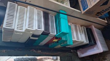 Organisers voor tijdschriften ed kunststof diverse kleuren beschikbaar voor biedingen