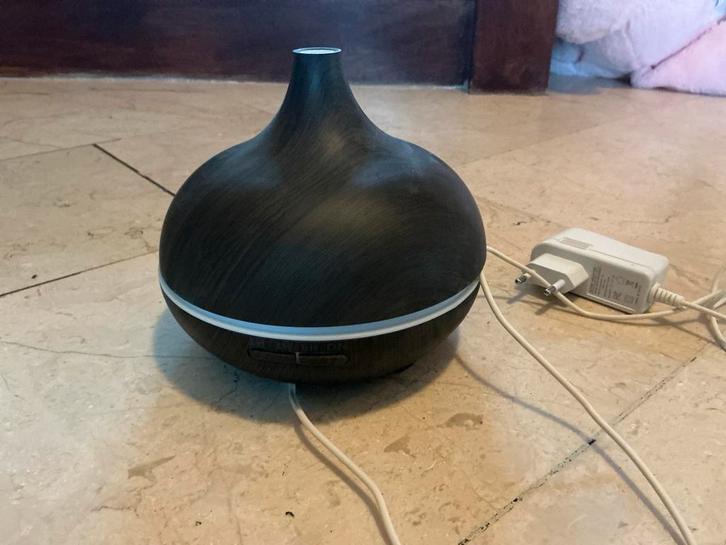 Aromadiffuser Luchtbevochtiger Houtlook met LED, Huis en Inrichting, Woonaccessoires | Vazen, Zo goed als nieuw, Overige kleuren