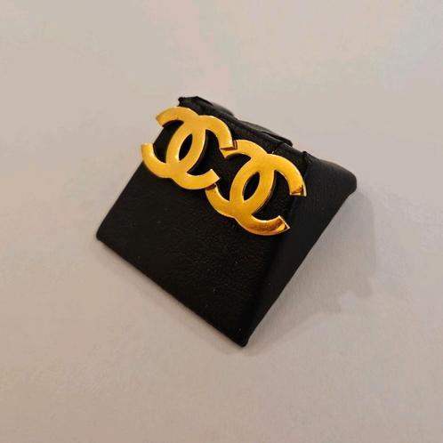 18 karaats gouden Chanel oorbellen geelgoud oorstekers, Sieraden, Tassen en Uiterlijk, Ringen, Zo goed als nieuw, Dame, Goud, Goud