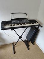 Keyboard met standaard en 2 pianokrukken, Muziek en Instrumenten, Keyboards, Met standaard, Ophalen, Overige merken, 61 toetsen