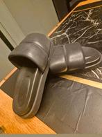 SLIPPERS stevig maat 40, Ophalen of Verzenden, Nieuw, Zwart