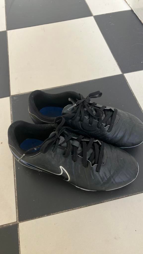 Nike voetbalschoenen maat 36, Maat XS of kleiner, Ophalen, Zo goed als nieuw, Schoenen