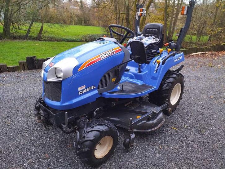 Izeki TGX 237 Zitmaaier, Zakelijke goederen, Machines en Bouw | Tuin, Park en Bosbouw, Maaier