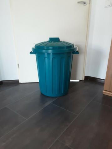 Plastic ton beschikbaar voor biedingen