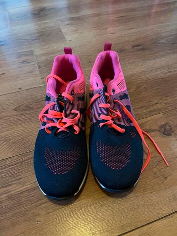 Zwarte/Roze Sportschoenen Maat 42 beschikbaar voor biedingen