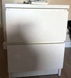 Nachtkastje wit €15,-, Huis en Inrichting, Slaapkamer | Nachtkastjes, Ophalen, Overige materialen, Gebruikt, Minder dan 45 cm