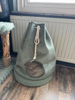 Designed by Lotte kattenhuis, Dieren en Toebehoren, Kattenmanden, Ophalen of Verzenden, Zo goed als nieuw
