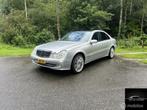 Mercedes E-klasse 240 Avantgarde, Auto's, Mercedes-Benz, Automaat, Achterwielaandrijving, Gebruikt, Zwart