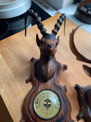 Vintage barometer steenbok kop kunststof beschikbaar voor biedingen