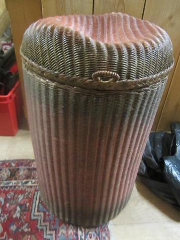Vintage loyd loom ronde mand met deksel wasmand beschikbaar voor biedingen