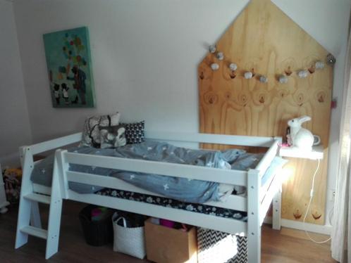 Hoppekids witte houten halfhoogslaper schuine trap, 90 200, Kinderen en Baby's, Kinderkamer | Bedden, Gebruikt, 180 cm of meer