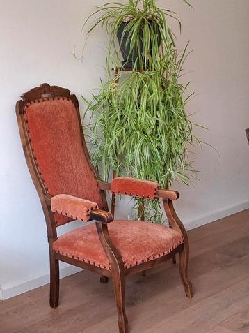 Antieke Eiken Relaxstoel met Velours Bekleding beschikbaar voor biedingen