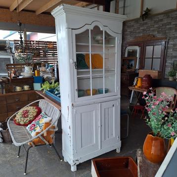 Brocante buffetkast keukenkast kast beschikbaar voor biedingen