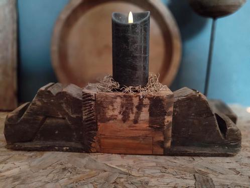 Stoere robuuste oude houten poer / kandelaar, Huis en Inrichting, Woonaccessoires | Kandelaars en Kaarsen, Nieuw, Minder dan 25 cm
