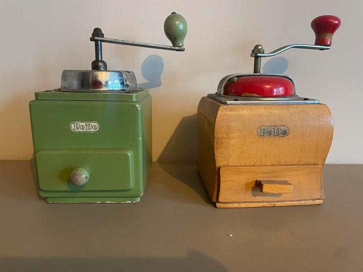 Oude PeDe Koffiemolens - Set van 2, Antiek en Kunst, Antiek | Keukenbenodigdheden, Ophalen