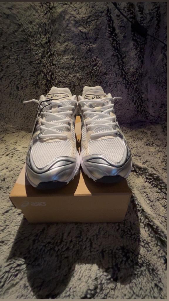 asics gel kayano 14 wit maat 45, Kleding | Heren, Schoenen, Zo goed als nieuw, Wit, Ophalen of Verzenden