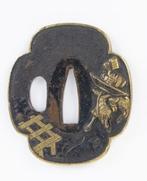 tsuba's van zacht metaal, Japan met motief van Yoshitsune, Ophalen of Verzenden, Overige soorten, Azië, Zwaard of Sabel