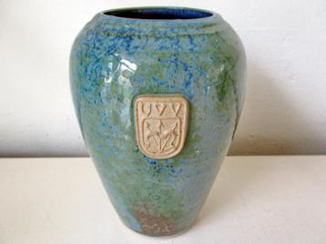 Mintgroen turquoise vaas met logo UVV keramiek  beschikbaar voor biedingen