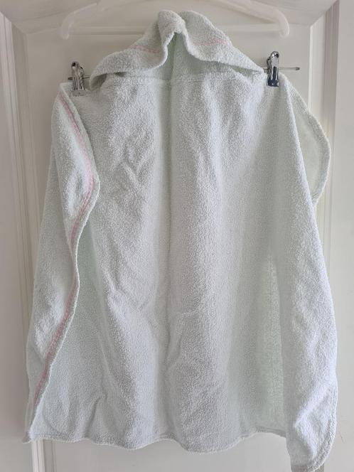 Badcape wit met roze, Kinderen en Baby's, Badjes en Verzorging, Zo goed als nieuw, Overige typen, Overige merken, Ophalen of Verzenden