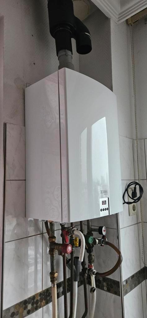 Remeha avanta 28c CV4 van  2017, Doe-het-zelf en Verbouw, Geisers en Boilers, Zo goed als nieuw, Geiser, Minder dan 20 liter, Ophalen of Verzenden