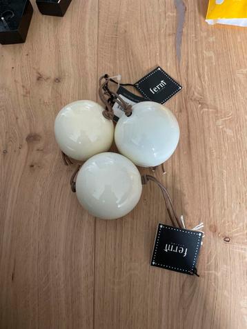 Ferm Living Kerstballen - Verkleurd beschikbaar voor biedingen