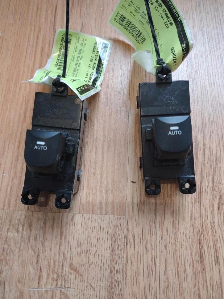 2x Electrische raamschakelaar Hyundai i30, Auto-onderdelen, Dashboard en Schakelaars, Hyundai, Gebruikt, Ophalen of Verzenden