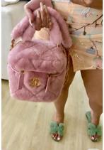 Chanel  Pink Shearling Mini Vanity Case Gold Hardware, 2022, Sieraden, Tassen en Uiterlijk, Tassen | Damestassen, Ophalen of Verzenden