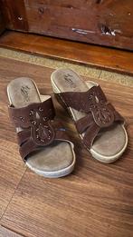 Leuke slippers maat 37, Bruin, Zo goed als nieuw, Ophalen, Slippers