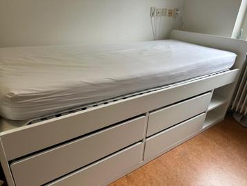 Bed beschikbaar voor biedingen