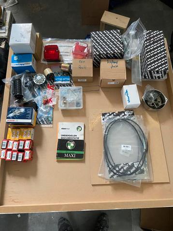 Puch Maxi onderdelen‑restvoorraad beschikbaar voor biedingen