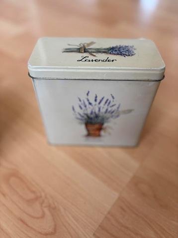 Blikje en melkkannetje Jet ter Steege Lavender beschikbaar voor biedingen