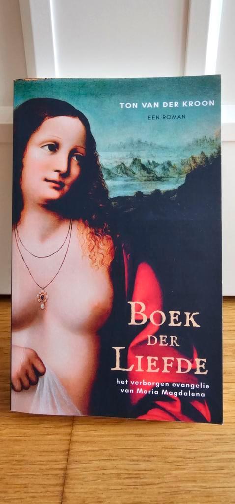 Boek der Liefde - Ton van der Kroon, Boeken, Romans, Zo goed als nieuw, Ophalen of Verzenden
