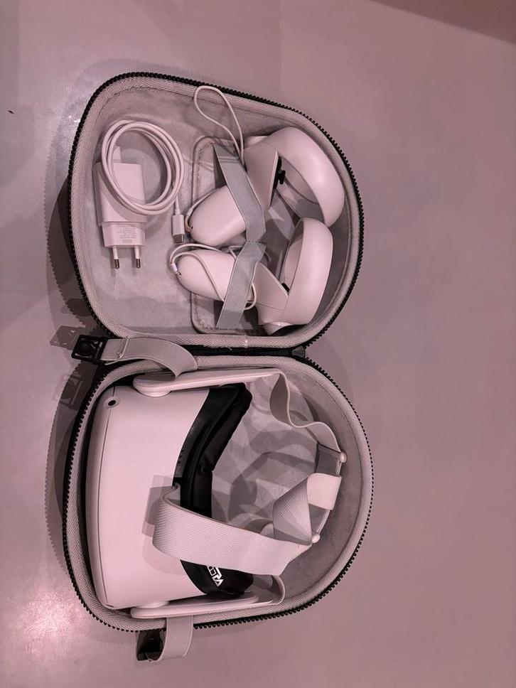 Oculus Quest 2 - Zo goed als nieuw, Spelcomputers en Games, Virtual Reality, Zo goed als nieuw, Pc, VR-bril, Ophalen