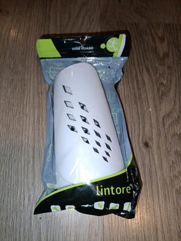 Voetbal Scheenbeschermers Maat M - Nieuw! beschikbaar voor biedingen