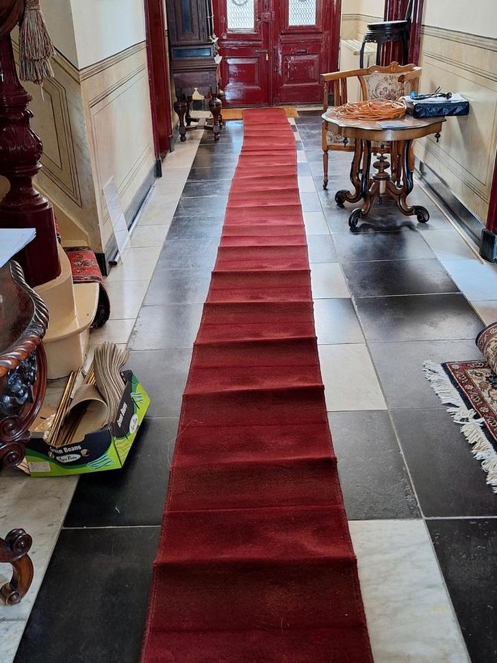 Rode traploper -  10 m lang Klassiek, Huis en Inrichting, Stoffering | Tapijten en Kleden, Gebruikt, 50 tot 100 cm, 200 cm of meer