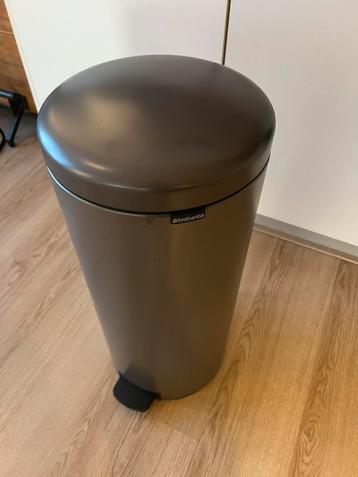 Brabantia New Icon 30L Platinum pedaalemmer beschikbaar voor biedingen