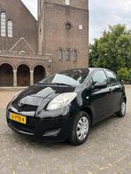 Toyota Yaris 1.0 12V Vvt-i 5DR Terra 2011 Zwart, Auto's, Voorwielaandrijving, Euro 5, Stof, Zwart