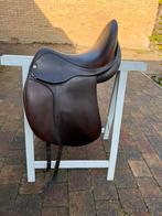 Te koop. 17 inch Schutte dressuurzadel., Dieren en Toebehoren, Paarden en Pony's | Zadels, Ophalen of Verzenden, Zo goed als nieuw