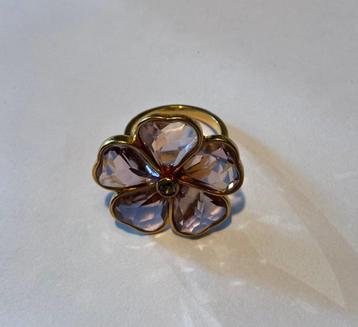 Swarovski cocktailring verguld beschikbaar voor biedingen