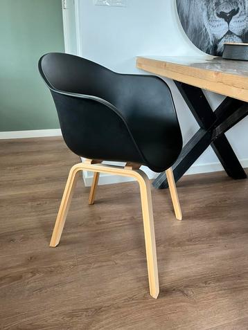 Stoelen beschikbaar voor biedingen