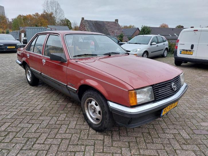 Opel Rekord 2.0E, AUTOMAAT, km 31xxx, apk t/m 10-2026, Auto's, Opel, Bedrijf, Te koop, Overige modellen, Radio, Benzine, Sedan