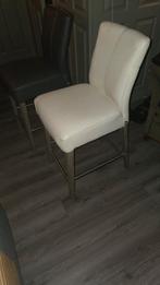 Gebruikte Barkrukken - 4 Wit & 2 Grijs, Huis en Inrichting, Barkrukken, Ophalen, Gebruikt, 60 tot 90 cm