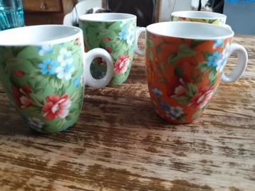4 leuke kopjes  beschikbaar voor biedingen