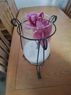 Vaas met kunstbloemen, Ophalen