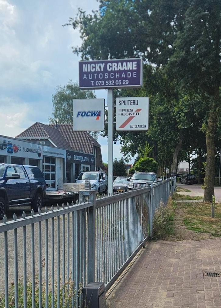 Reclamemast van Autoschade bedrijf met verlichting., Zakelijke goederen, Kantoor en Winkelinrichting | Winkel en Inventaris, Ophalen